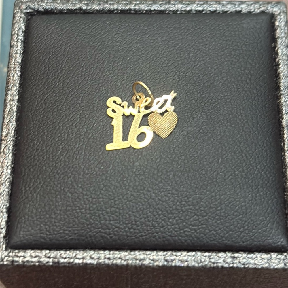 14kt gold sweet 16 pendant